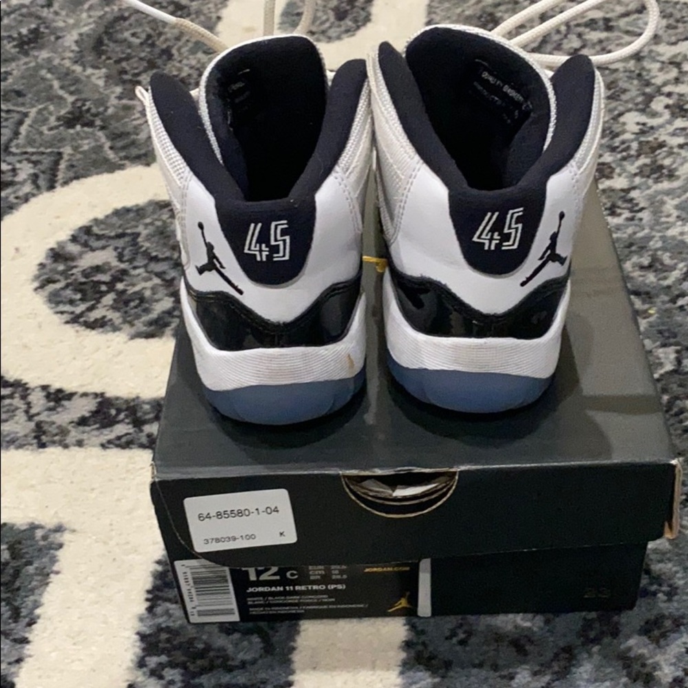 Jordan 11 Retro 2018 - Picture 2 of 5